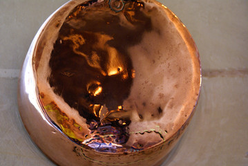 Сopper cookware item