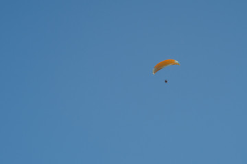 Paratrike flight on the beach of La Barrosa in Sancti Petri, Cádiz