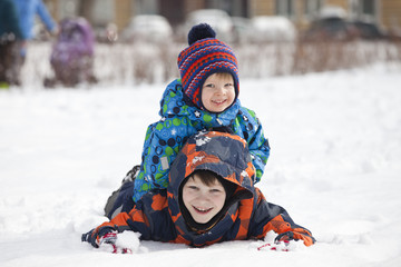 Brothers play winter games
