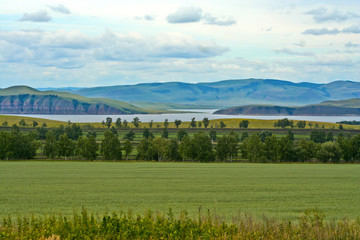 Lake view.  Вид на озеро