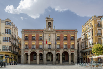 Fototapeta na wymiar Fachada del ayuntamiento en la Plaza Mayor de Zamora, España 
