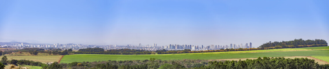 Fototapeta na wymiar Panoramic view of Ribeirao Preto, Sao Paulo state, Brazil.