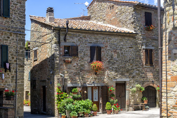 Gassen und Bruchsteinarchitektur in Castel Rigone - Umbrien 