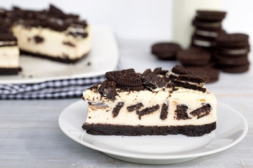 homemade no-bake cookies and cream cheesecake