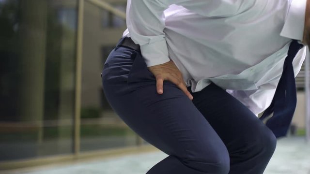 Company worker suffering from urologic disease, bacterial infection, strong pain
