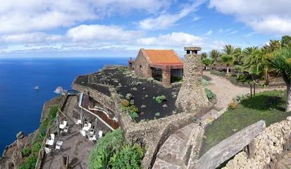 Foto op Canvas Aussichtspunkt Mirador de la Pena mit Blick auf die Felsen Roques de Salmor auf der Insel El Hierro  © Robert Schneider