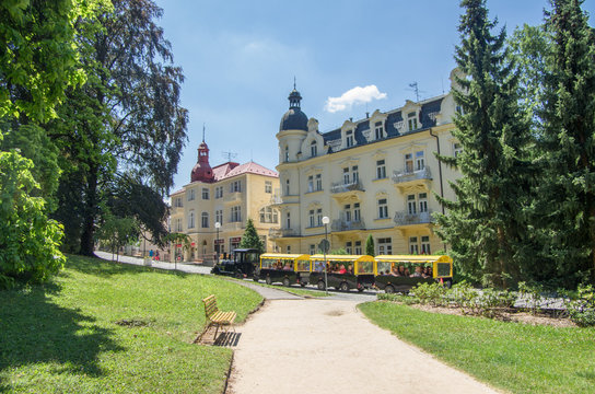 Spa Luhačovice, Dr. Veselý Avenue, tourist train	