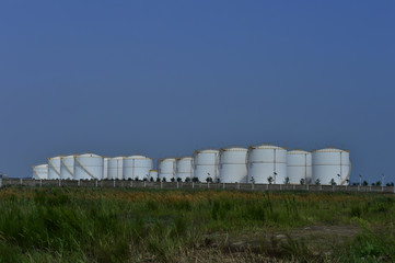 The oil tank