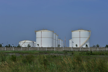 The oil tank