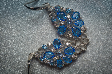 Silver earring with tanzanite