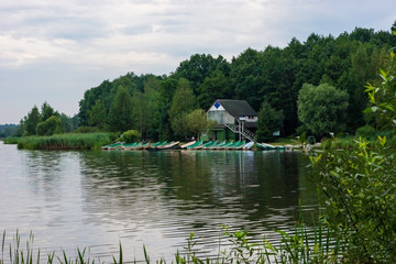 Fototapeta na wymiar Boat station on the lake.