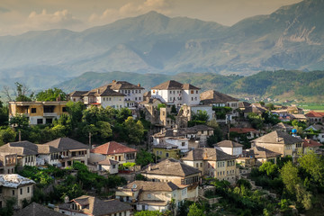 Gjirokastra, Albanien,Teil der Altstadt. 18095.jpg