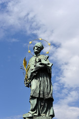 Fototapeta premium Statue de Jean Népomucène (Pont Charles à Prague)