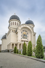 Fototapeta na wymiar Holy Trinity Cathedral, Orthodoxe Kathedrale in center of Arad, Crisana Region, Romania 