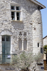 Ville médiévale d'Eymet, vieille façade de la place Gambetta, département de la Dordogne, France