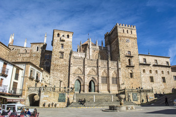 Obraz premium Fachada gótica del Real Monasterio de Santa María de Guadalupe, provincia de Cáceres, Extremadura, España