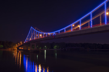 Fototapeta na wymiar Nice Kiev pedestrian bridge lights travel city