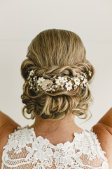Woman hairstyle for her wedding day.