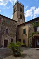 Fototapeta na wymiar Toscana - torre medievale a Montemerano
