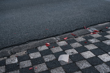 Unfall Spuren Glas Scherben Asphalt