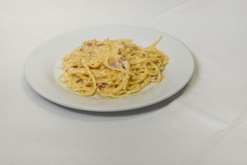 Piatto di spaghetti al ristorante