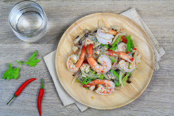 Spicy Thai salad with shrimp and mince pork