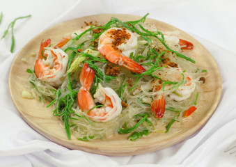 Stir-fried vermicelli with shrimp and climbing wattle vegetable