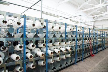 Yarn thread running in the machine