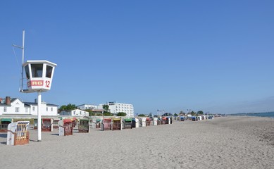 Strand mit Wachturm im Ostseeheilbad Dahme