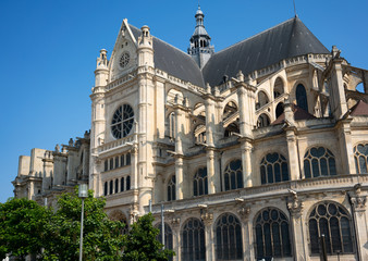 Fototapeta na wymiar Church of Saint-Eustache in the center of Paris