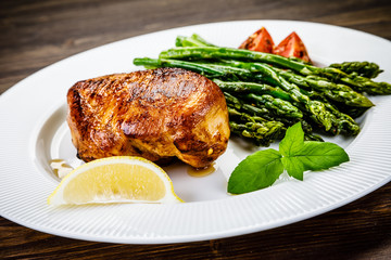 Grilled chicken breast and vegetables