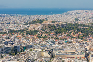 Fototapeta na wymiar Vue sur Athènes et l'Acropole depuis la colline du Lycabette