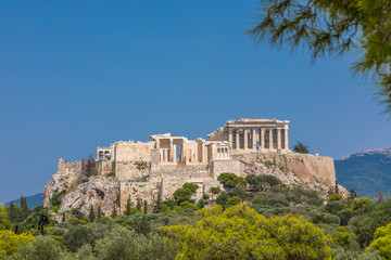 Vue sur l'Acropole depuis la colline des Nymphes à Athènes