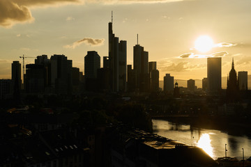 Silhouette von Wolkenkratzern in Frankfurt am Main