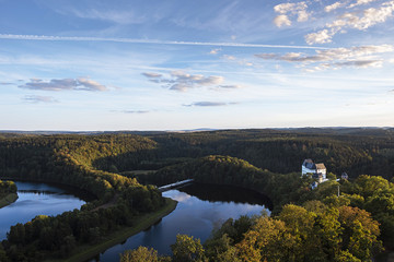 Obraz premium Talsperre Burgkhammer und Schloss Burgk
