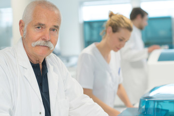 Obraz premium portrait of confident senior doctor