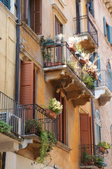 Fototapeta na wymiar Balkone in Verona