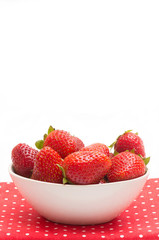 Frische Erbeeren in einer Schale