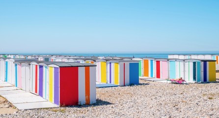 Le Havre, cabanes de la plage en Normandie, France - 217564487