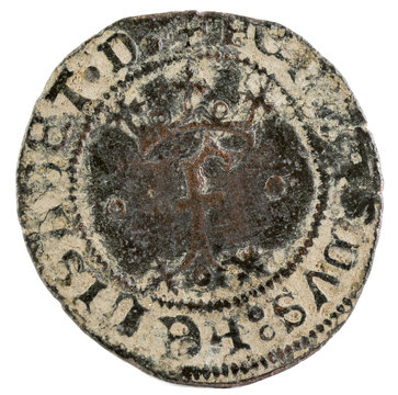 Ancient Spanish copper coin of the Kings Fernando e Isabel. Catholic kings. Coined in Segovia. Blanca. Obverse.