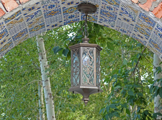 The lantern on the chain