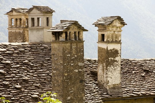 Classici comignoli della val Vigezzo