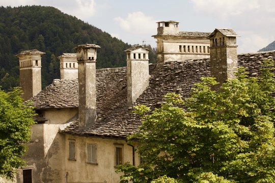 Classici comignoli della val Vigezzo