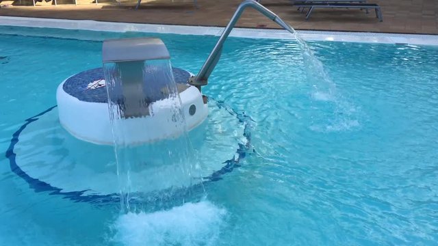 Poolwasserf&auml;lle in Aktion