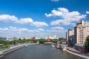 Fototapeta premium Panoramic view of the Moscow river and Kremlin