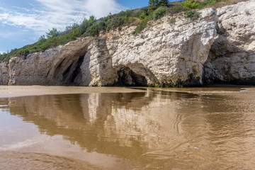 tre grotte sul mare