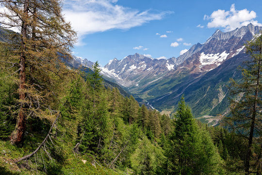 Ansicht des L&ouml;tschentals, Kanton Wallis, Schweiz