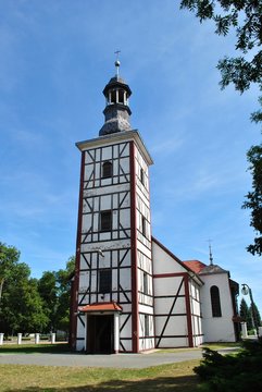 Zabytkowy kościół w Jelczu-Laskowicach
