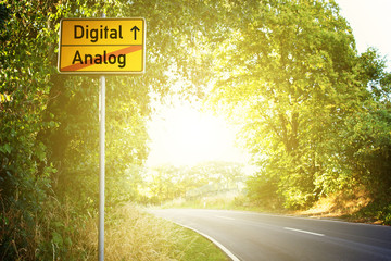 Ortsschild Analog Digital