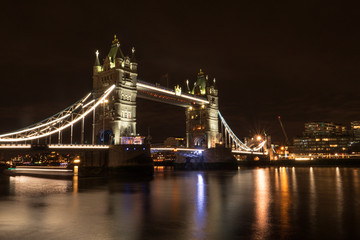Fototapeta na wymiar London bridge long exposure